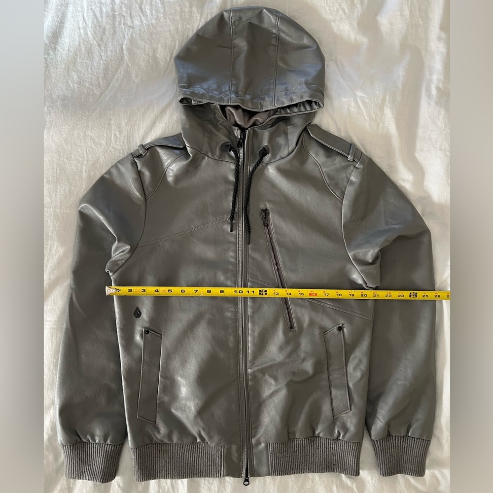 Volcom Hooded Grey Vegan Leather Jacket. Western Artwork Lining. Large